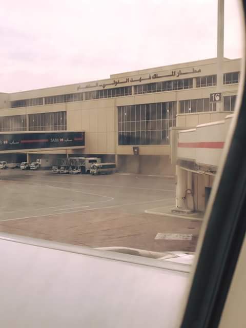 وقوف مطار الملك خالد بالرياض اثر صاروخ باليستي بركان2 صنع يمني صور إب نيوز
